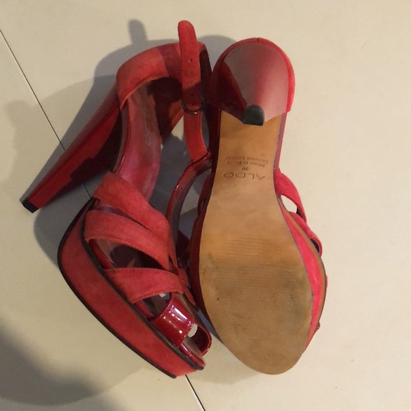 Red heels - Picture 3 of 3